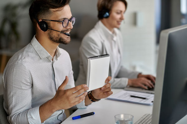 AI-Powered Contact Centers Boosting Efficiency and Enhancing the Agent Experience