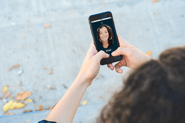smartphone-with-facial-recognition-1