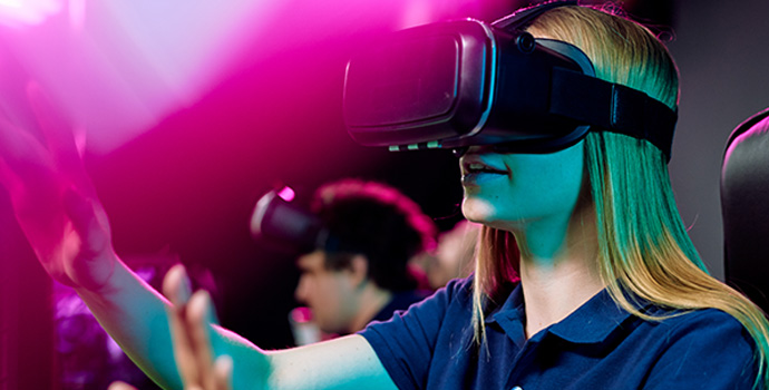 Cutting-Edge Use Cases of AR/VR to Reshape Media & Entertainment Industry in 2021
